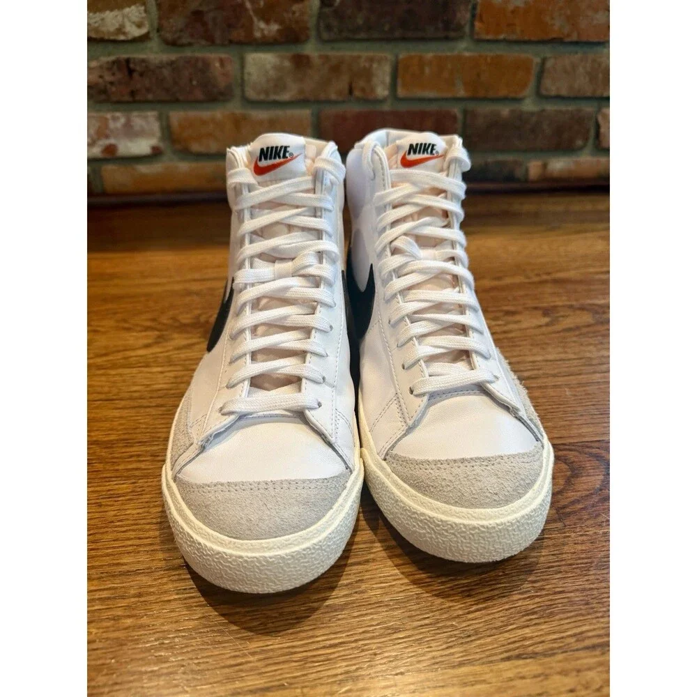 Nike Blazer Mid ’77 VNTG White Black Men’s 9 Women’s 10.5 BQ6806-100